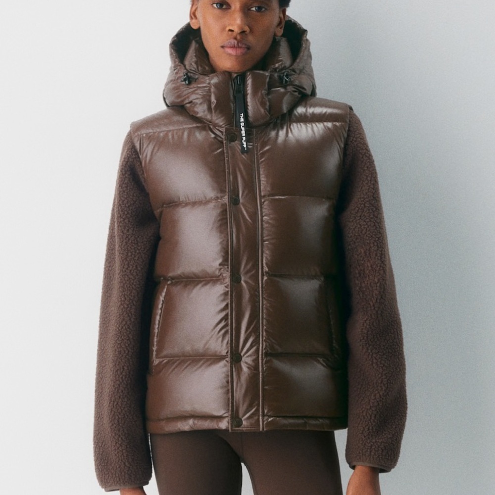 ARITZIA THE SUPER PUFF VEST HIGH GLOSS